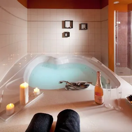 Relax U Lipna - D112 דירה *